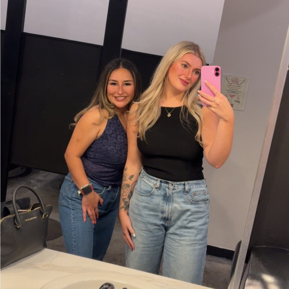 Meet your Posher, Emily